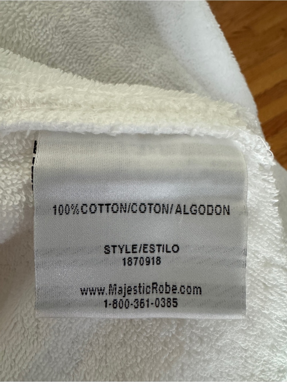 Luxury White Plush Bathrobe - Fairmont Hotel - Picture 7 of 8